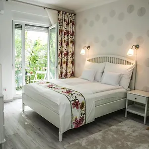 https://tiar-lux.szeged-hotels.com