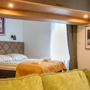 https://borkapartman.szeged-hotels.com